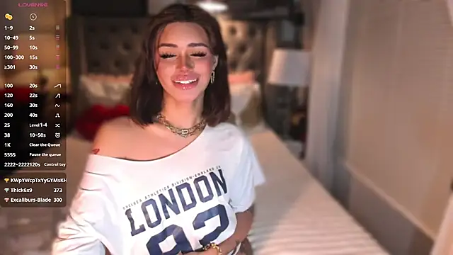 ParisianDoll live sex cam