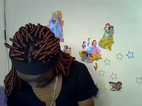 Pretty_lynn01 live cam on StripChat