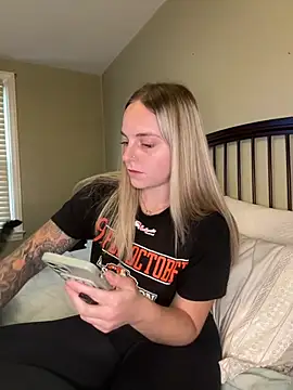 jaseyrae (F young) - Tip 150tks for blowjob vid with bf (;