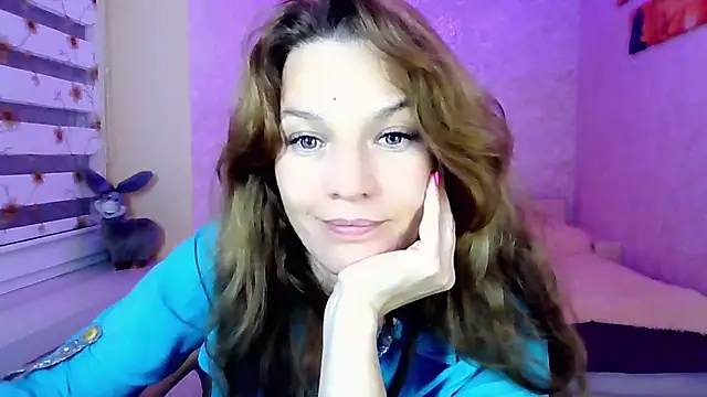 impossibleluna live cam on StripChat