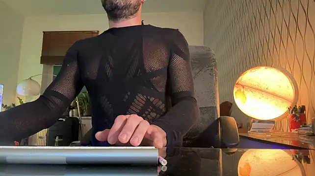 tomz0819 live cam on StripChat