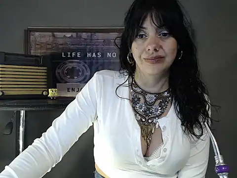 mickyta (F milf) - topples y ass baile sensual