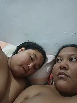 vaneandrossy (F young) - Sucking tits/chupar tetas
