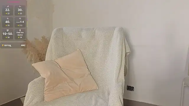 Emmaaa777 live cam on StripChat