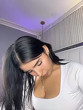 LovelyEyesx live cam on StripChat