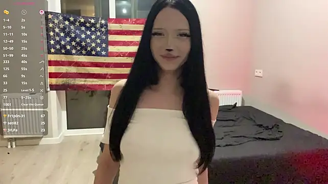 ElfriedaCutno live cam on StripChat