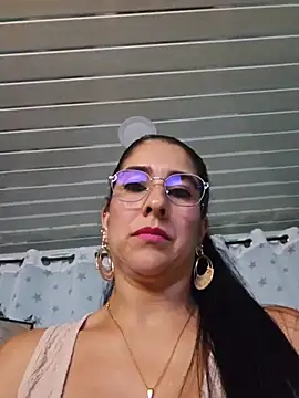 Zayra-Velmontn live cam on StripChat