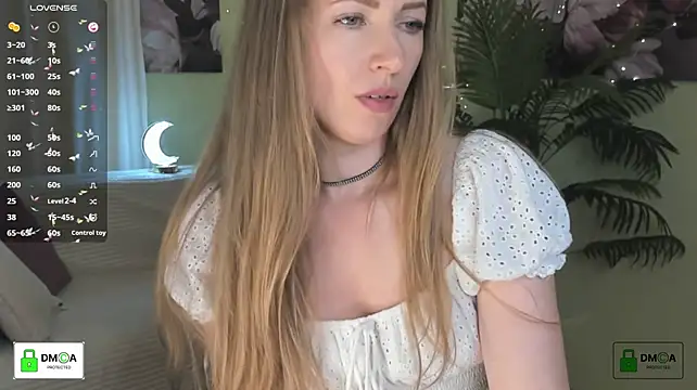 Queenymel live cam on StripChat