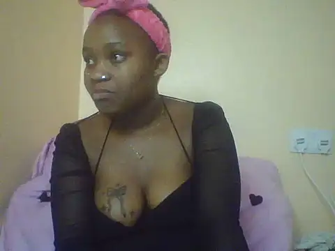 bunny_kiki live cam on StripChat