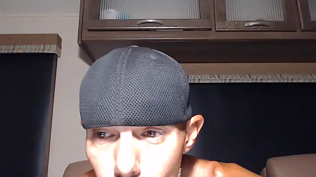 ThickD2C live cam on StripChat
