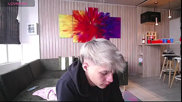 Ari_Stonne