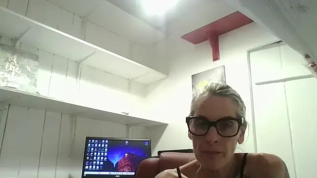 Busty-MorganXX live cam on StripChat