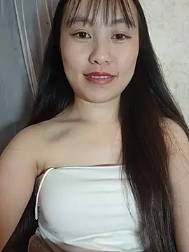 Cherry-squirtt live cam on StripChat