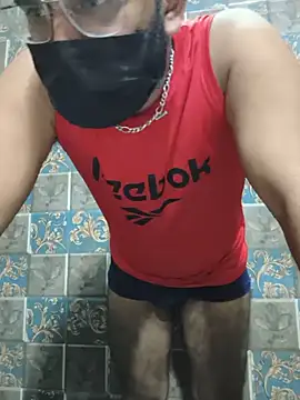 BeardKingoBack live cam on StripChat