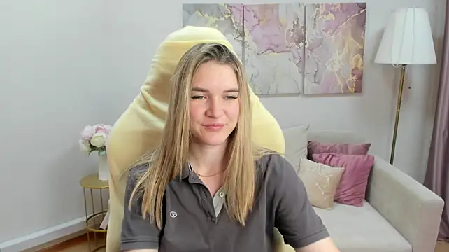 RoxyReignn live cam on StripChat