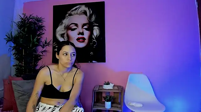 TANIA_06 live cam on StripChat