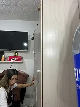 khaiimy (F young) - DAY OFF