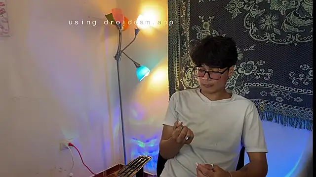 maximo_2019 live cam on StripChat