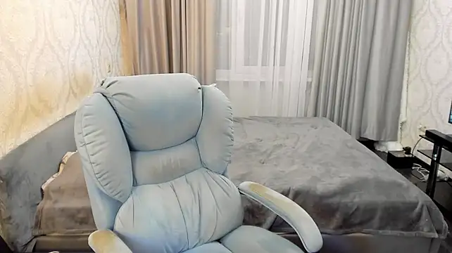 Vladik_b live cam on StripChat