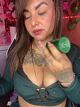 EMILY_DEGRAAF live cam on StripChat