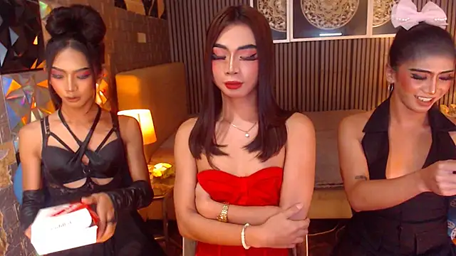 AudreyMilesTrans live cam on StripChat