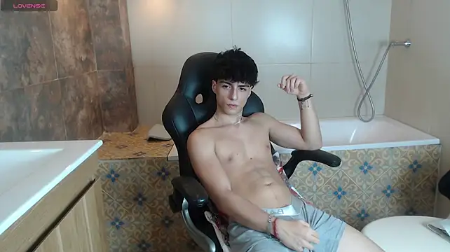 Nathan_Owen live cam on StripChat