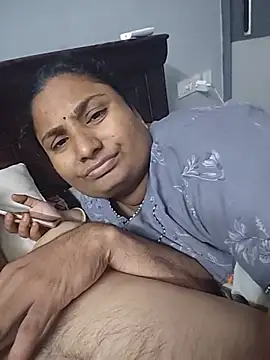 Telugumistress live cam on StripChat