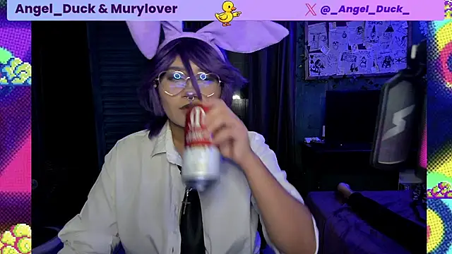 angel_duck (F young) - Vibrador externo 2 min + chupar dildo