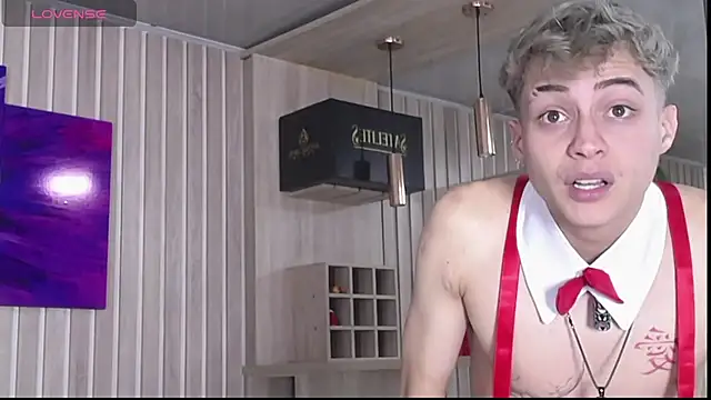 Ari_Stonne