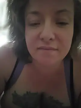 julimonroe live cam on StripChat