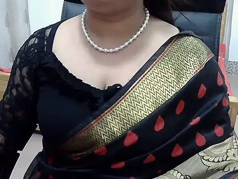 SexyRani2000 live cam on StripChat