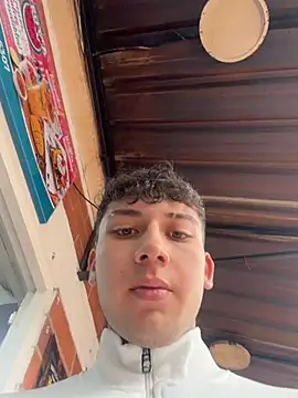 OLIVER_K live cam on StripChat