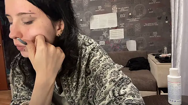 LianaSchweppes live cam on StripChat