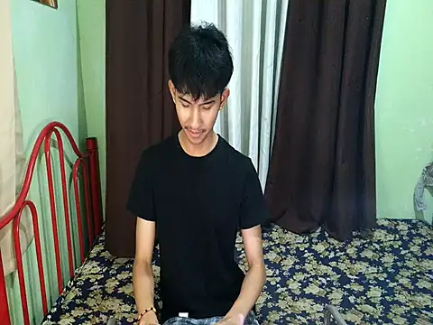 hardfucker_charles (M twink) - MAKE ME CUM AND EAT/SWALLOW