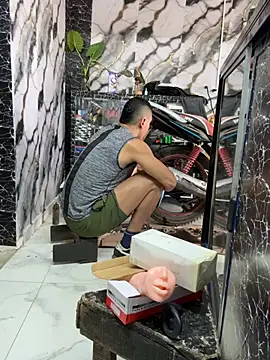 Paul22cm- live sex cam