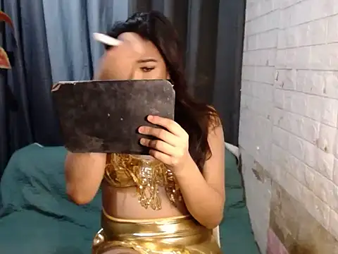 odalisque_mia (T young) - THOSE NOURISHES ME WILL BE DESTROY