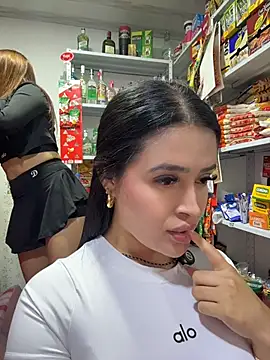 Live cam model Sara_fun broadcasting live