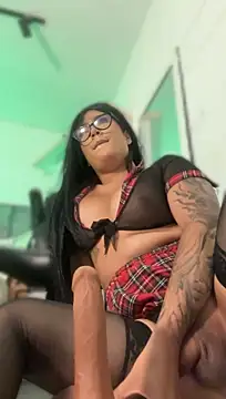Modelo: Vale_Prada