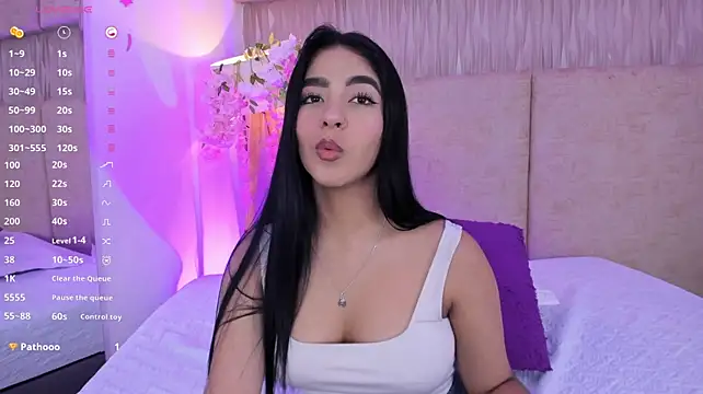 _kyraa_ (F teen) - Show one nipple🍒👀