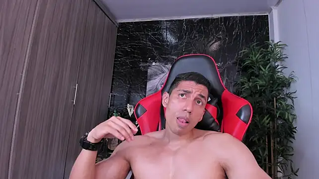 Erik_castle