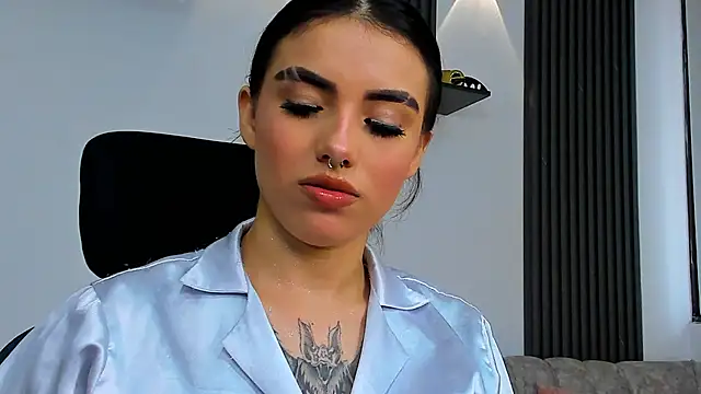 isabella_hv Momentaufnahme des Live-Raums auf Stripchat