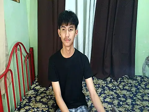 hardfucker_charles (M twink) - MAKE ME CUM AND EAT/SWALLOW
