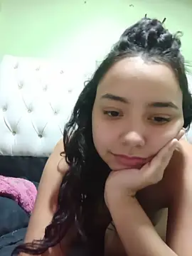 Foxykm live cam