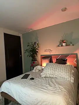 yarirose (F young) - finger in pussy 🌺
