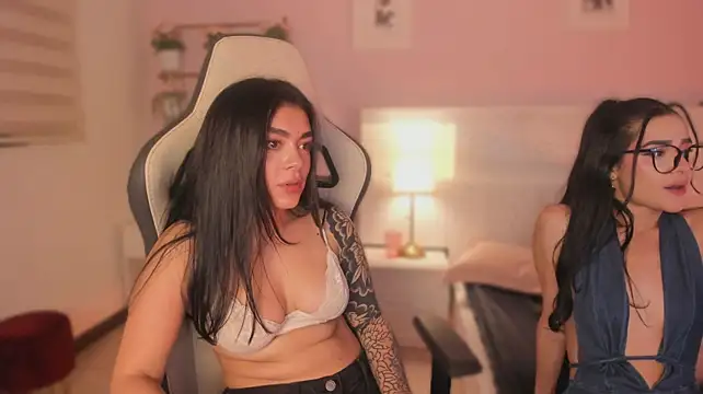 lummii_ (F teen) - flash boobs + oil