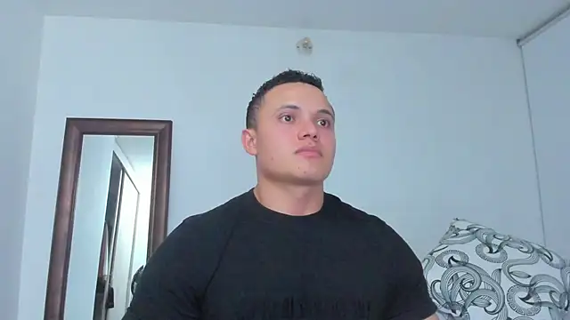 kinglevi01 (M young) - show dick and ass