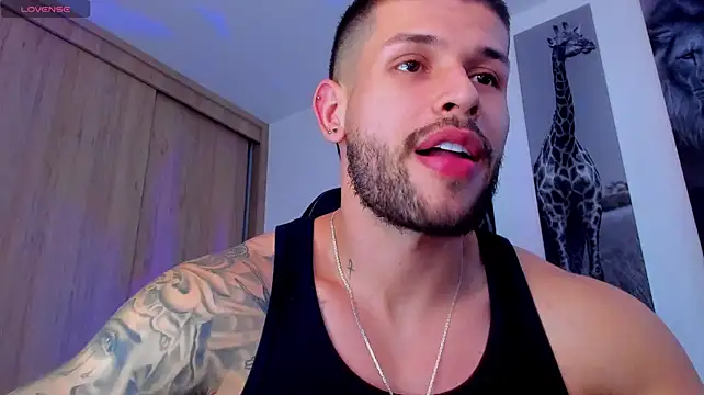 Santos_ramirez1 live cam on StripChat