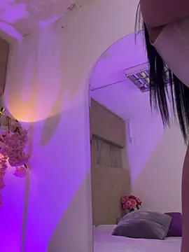 _kyraa_ (F teen) - Show one nipple🍒👀