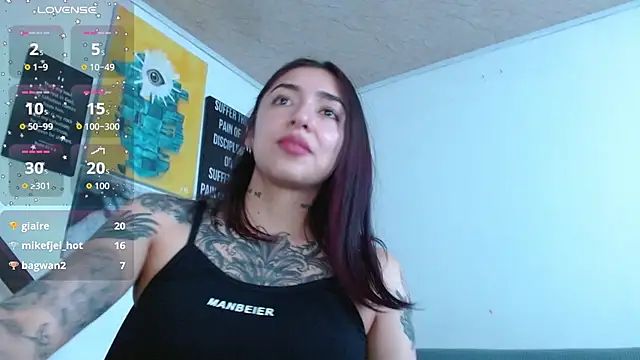 ZoeBakers_ live cam on StripChat