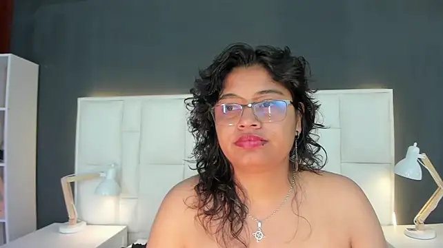 yeral2017 live cam on StripChat